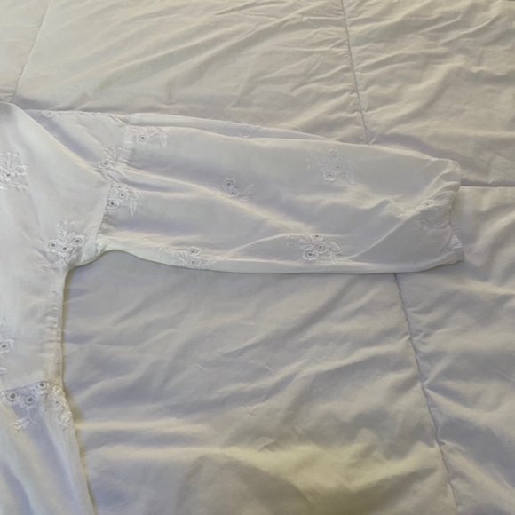 J.Jill Embroidered-Eyelet V-Neck Top - Picture 4 of 8